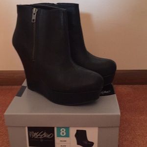 Mossimo Kalene wedge ankle boots